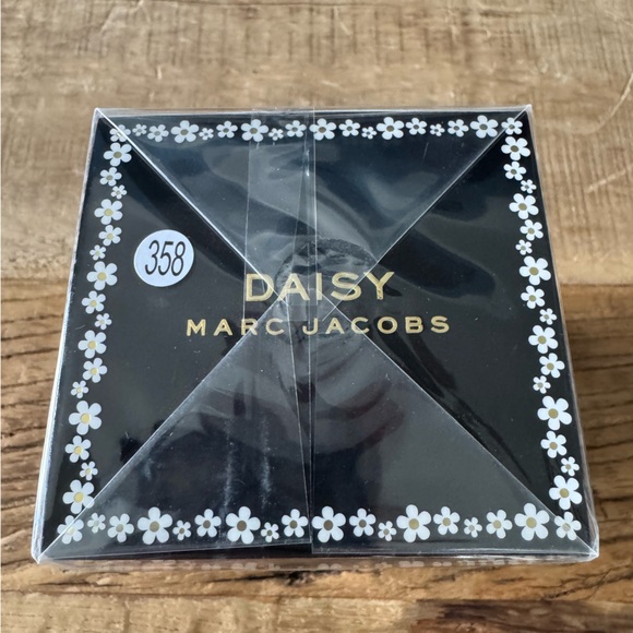 🌼 NIB SEALED Marc Jacobs Daisy EDP 🌼 ~ 1.7oz / 50 ml - Picture 4 of 6